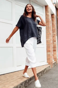 Pants<Donna Donna Carmichael White Linen Capri Pant