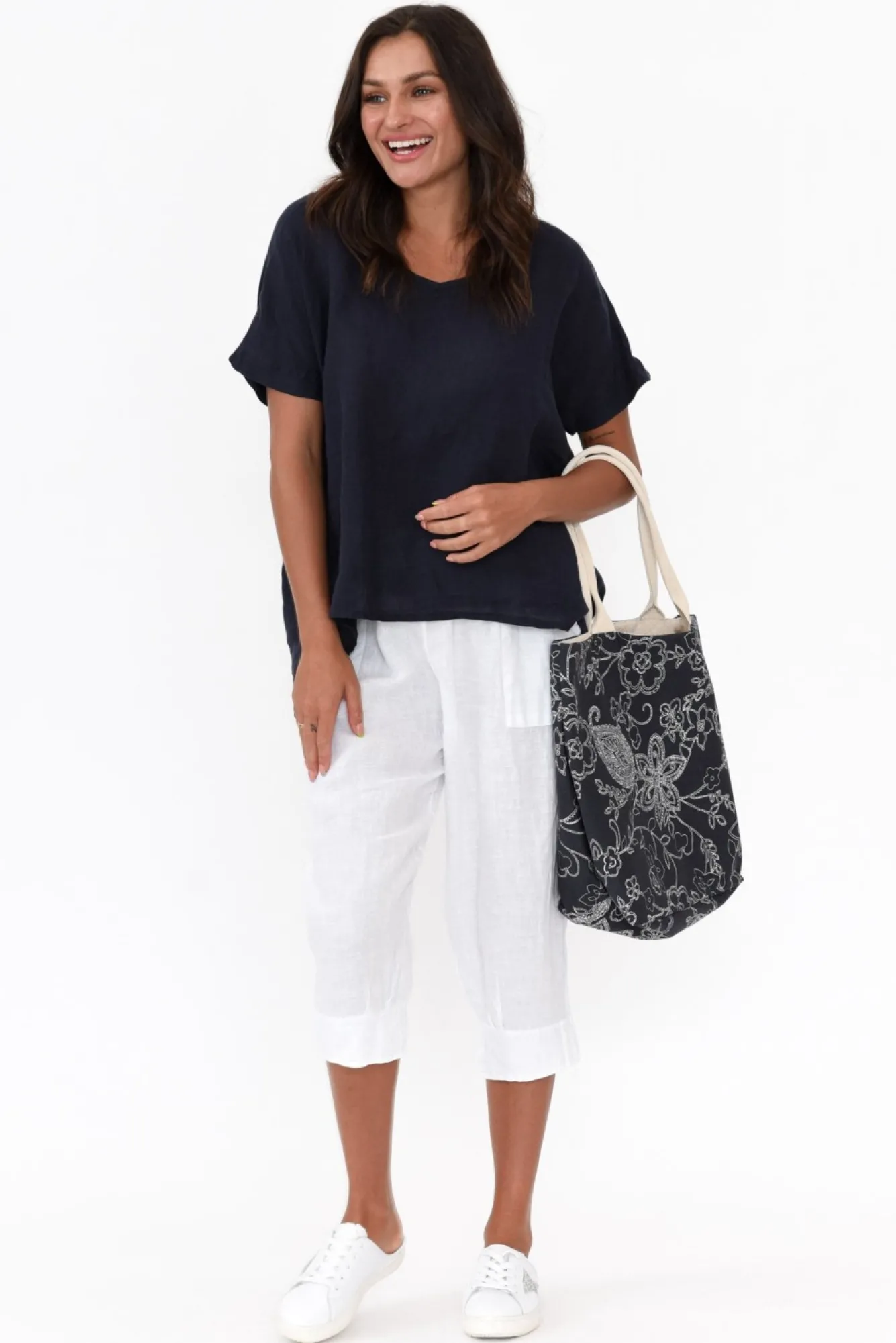 Pants<Donna Donna Carmichael White Linen Capri Pant