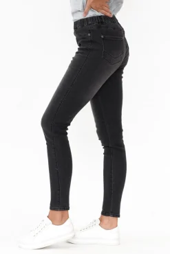 Jeans<Cafe Latte Courtney Black Denim Stretch Jean