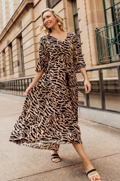 Midi Dresses<Willow Tree Nelly Brown Abstract Button Tier Dress