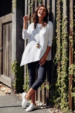 Pants<Cafe Latte Reed Navy Stretch Cotton Capri Pant